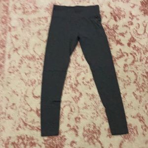 Gray leggings for girls.